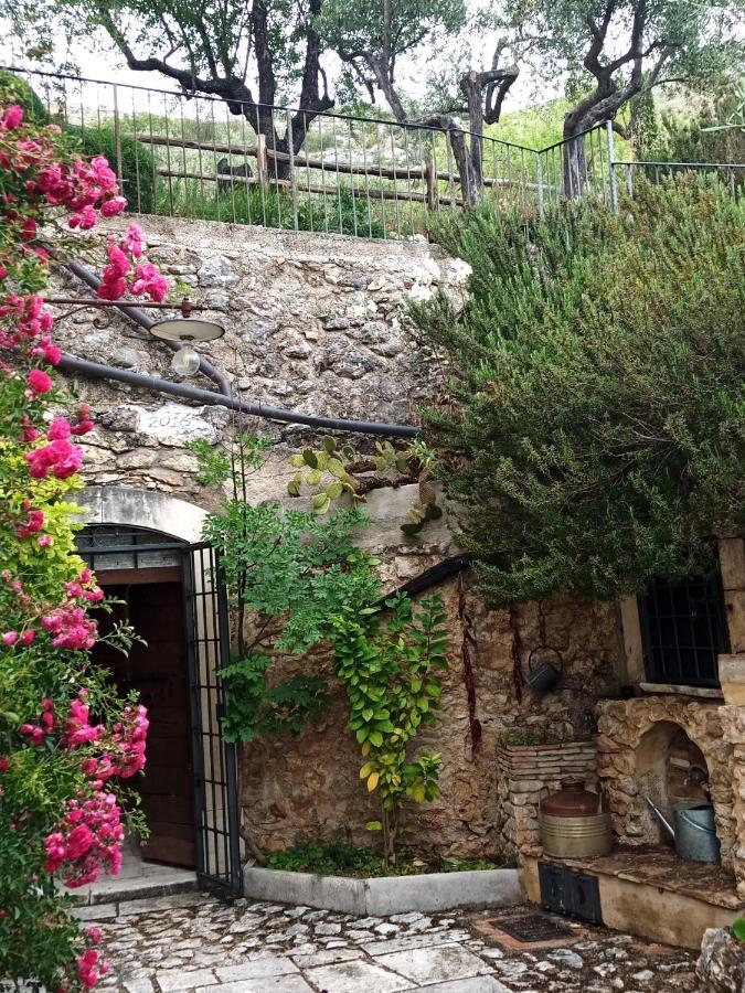 Al Casolare Hotel Ofena Exterior foto