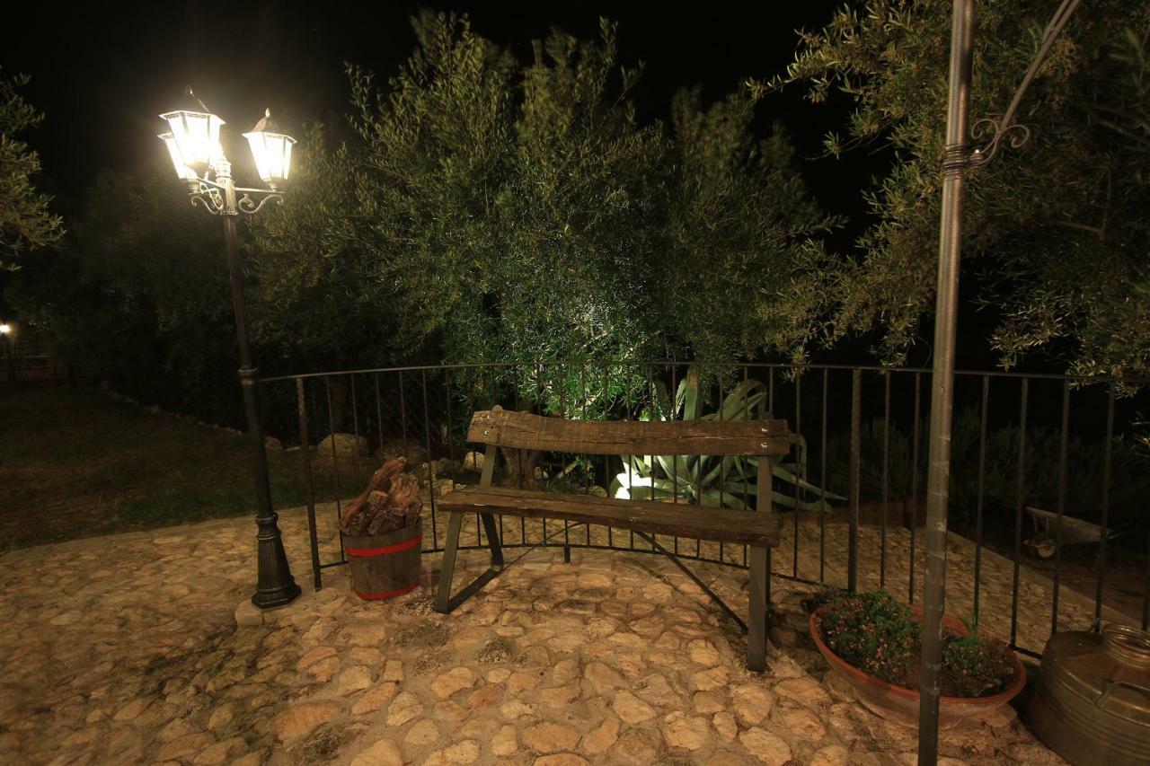 Al Casolare Hotel Ofena Exterior foto